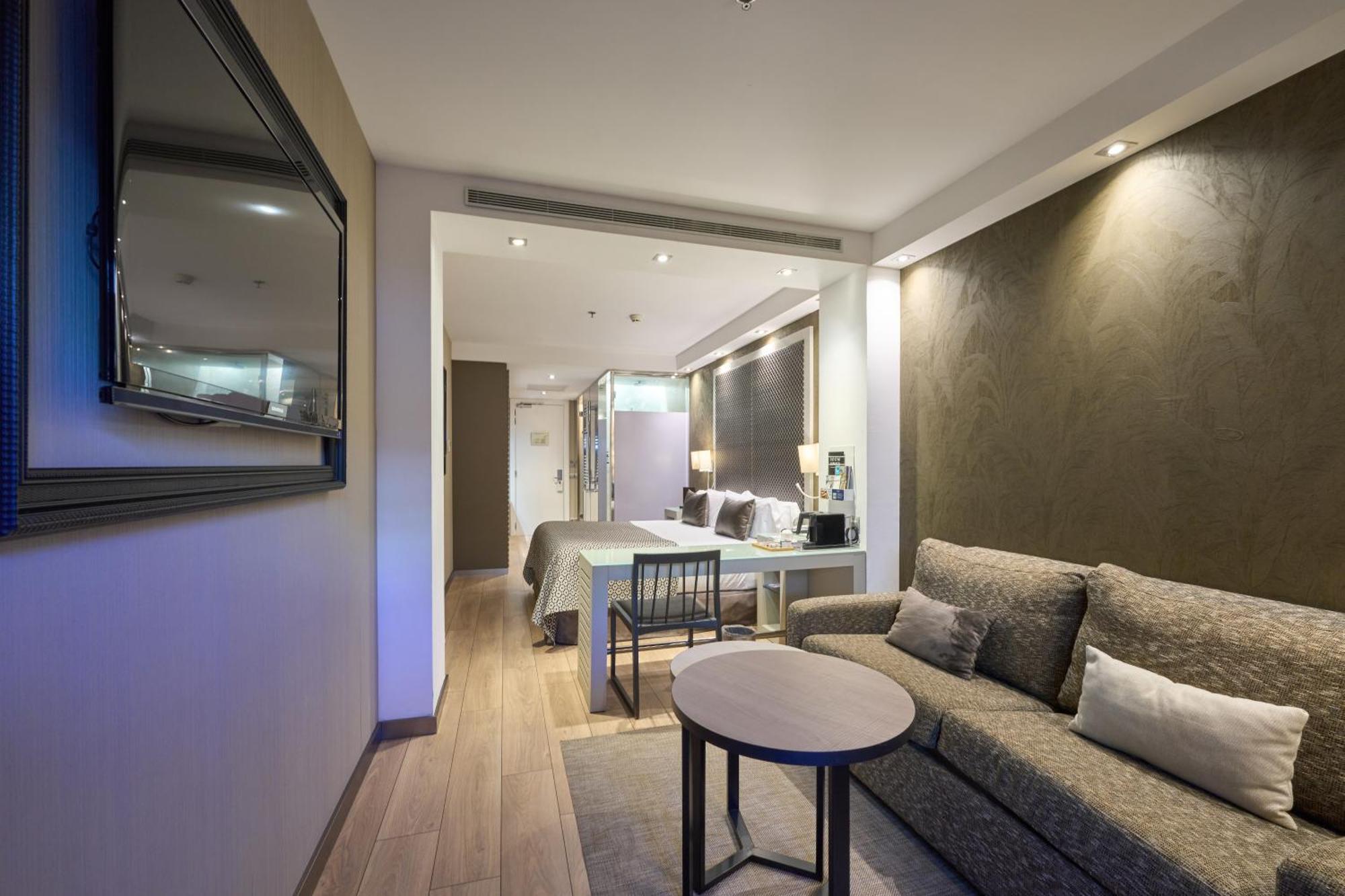 Catalonia Square 4* Sup Hotel